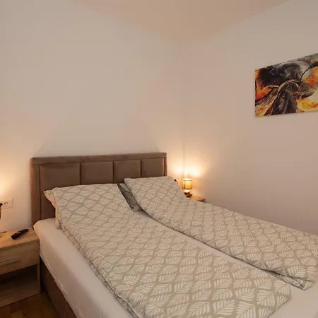 Petkovic 34 * Jagodina